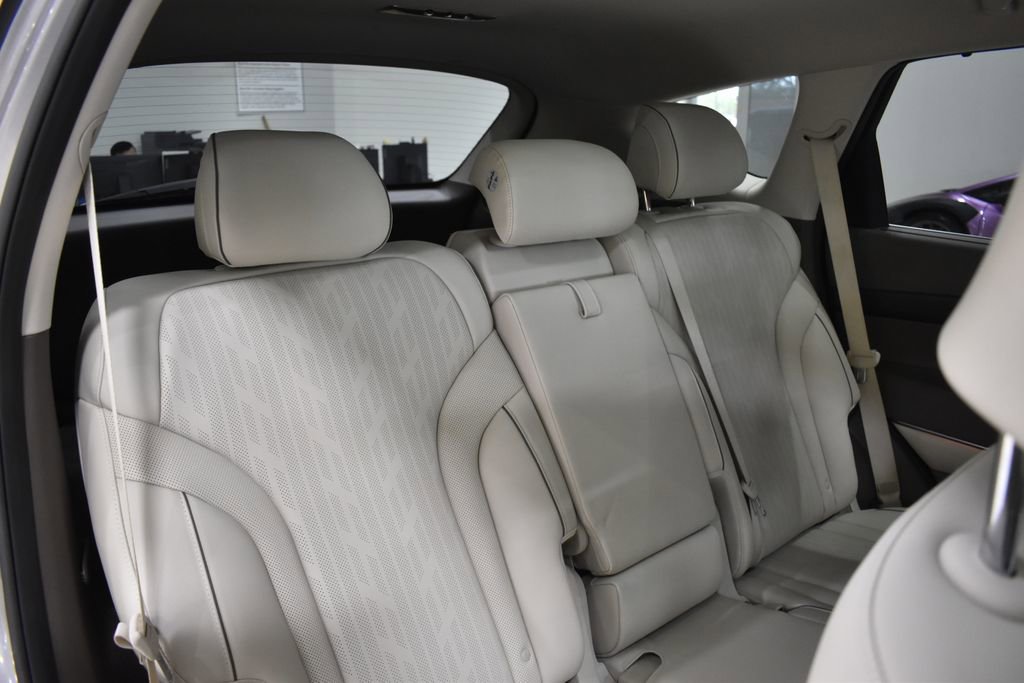 Used 2024 Genesis GV80 2.5T w/ Advanced Package image 39