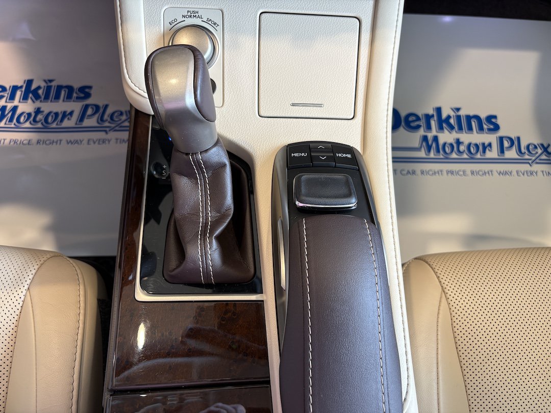 Used 2016 Lexus ES 350 w/ Luxury Package w/Wood Trim FWD image 22