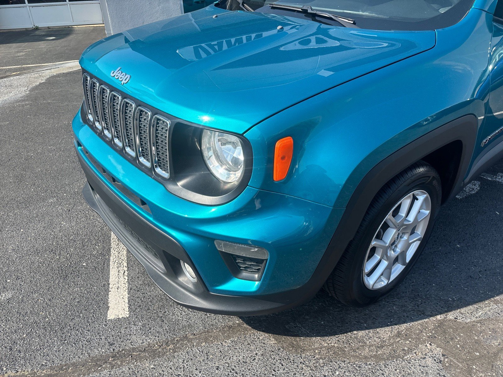 Used 2019 Jeep Renegade Latitude image 8