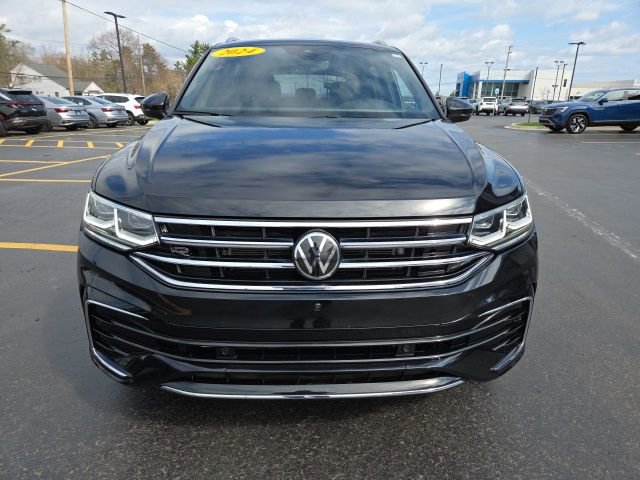 Certified 2024 Volkswagen Tiguan SEL R-Line image 2