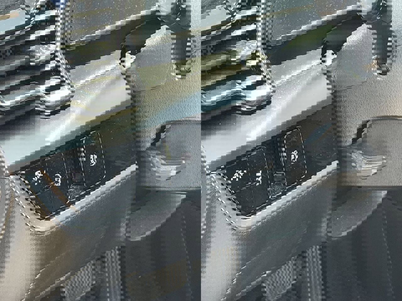 Certified 2024 Kia Sportage EX image 7