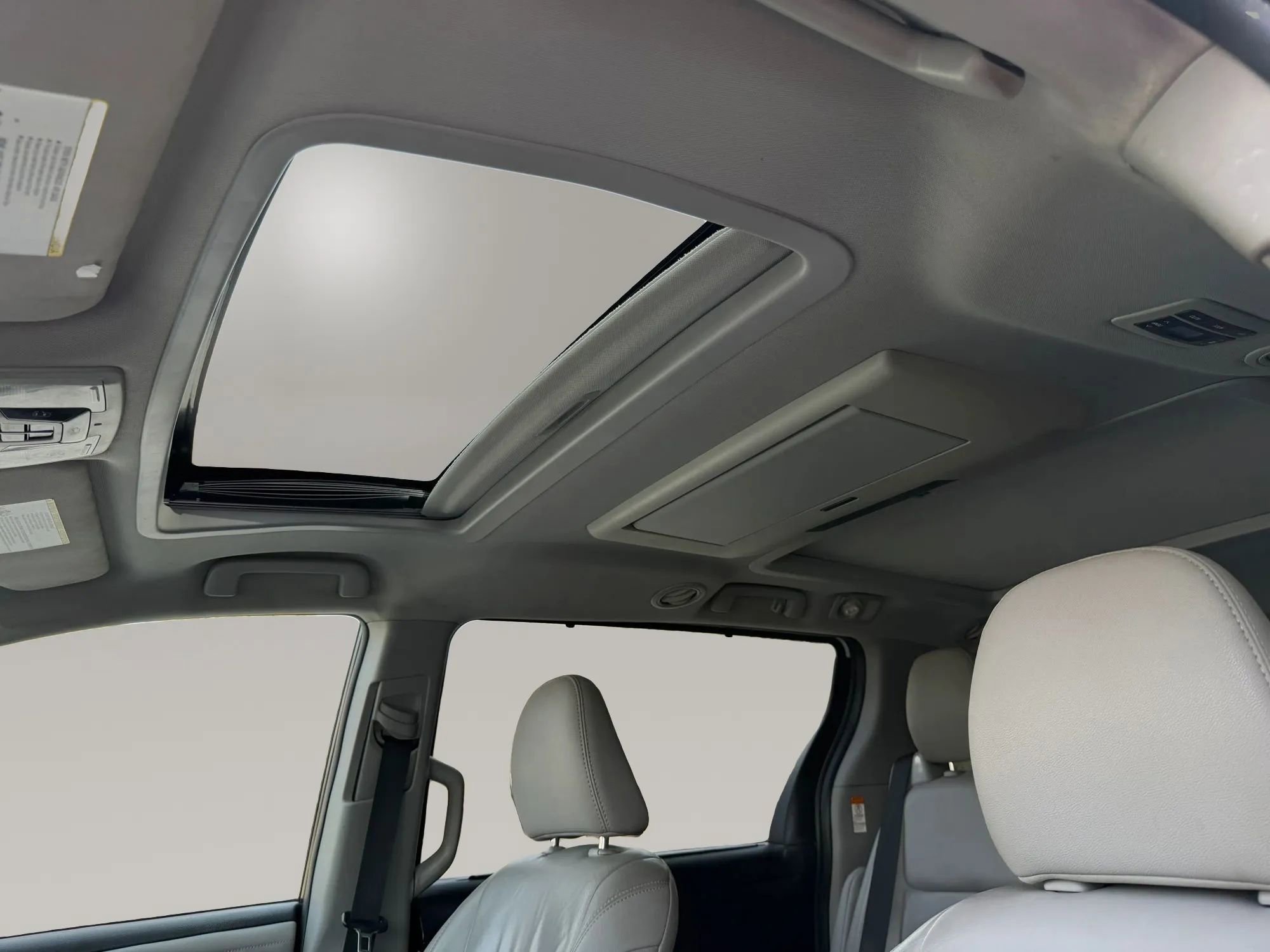 Used 2018 Toyota Sienna Limited Premium image 20