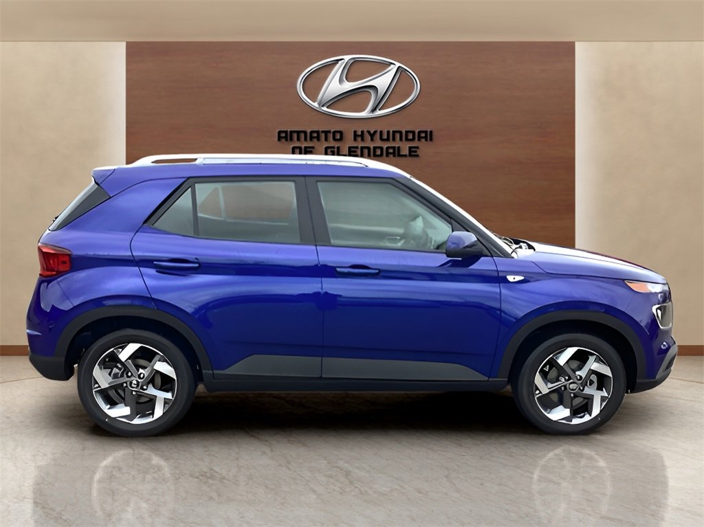 Used 2025 Hyundai Venue SEL image 6