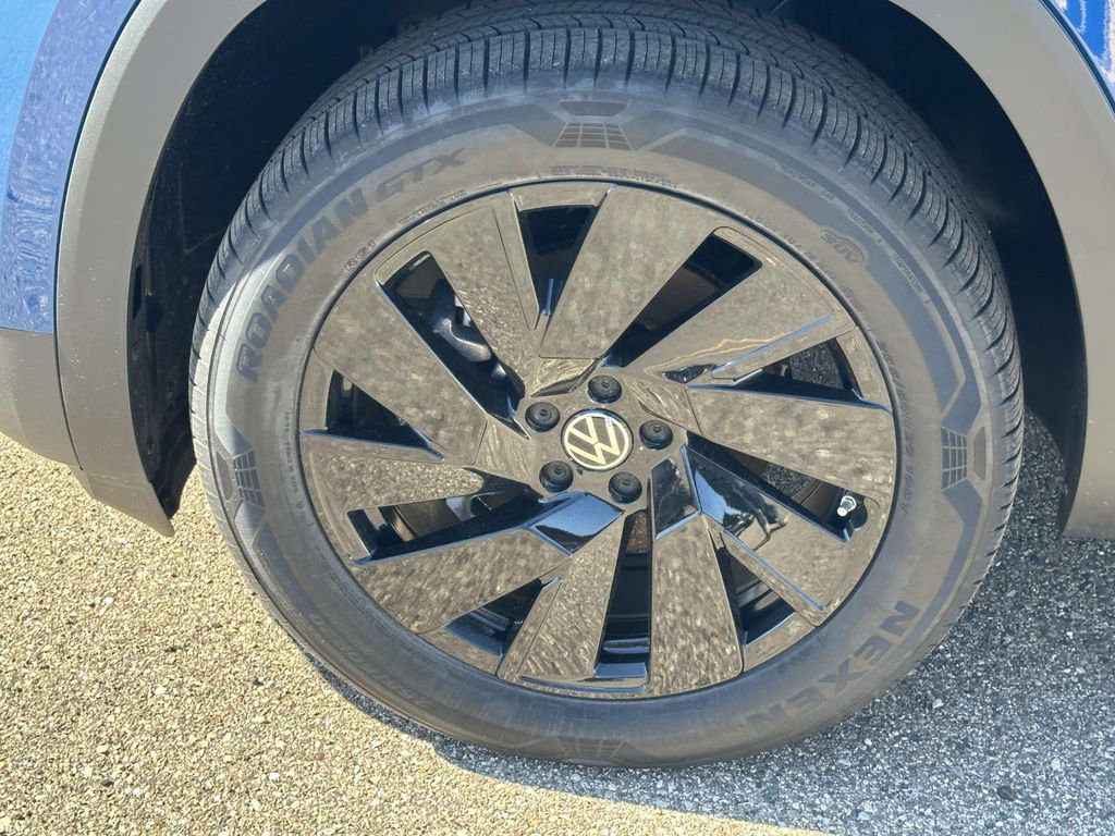 New 2026 Volkswagen Atlas Cross Sport SE image 8