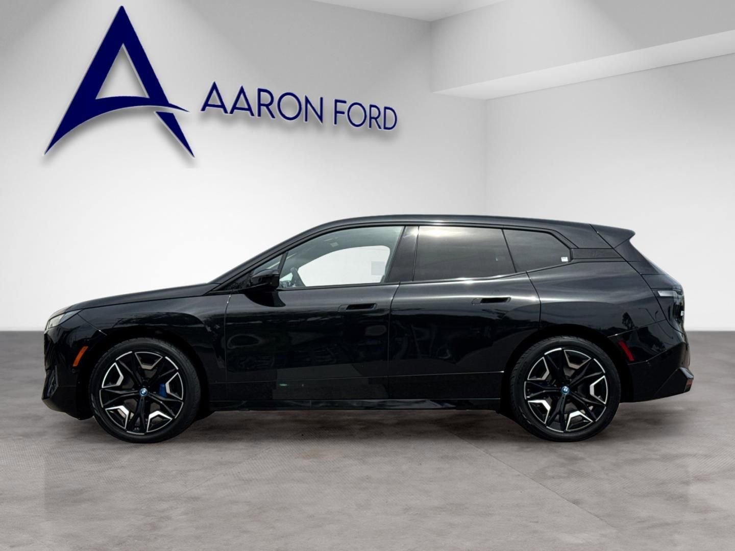 Used 2024 BMW iX xDrive50 w/ Premium Package image 3