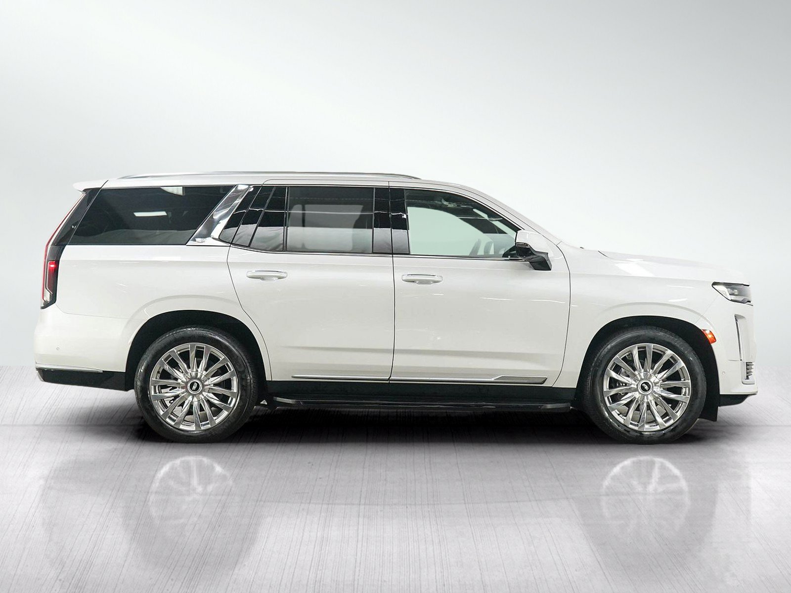 Used 2024 Cadillac Escalade Premium Luxury w/ Performance Package AWD/4WD image 7