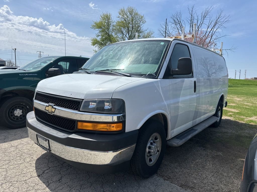 Used 2018 Chevrolet Express 2500 w/ Driver Convenience Package RWD image 11
