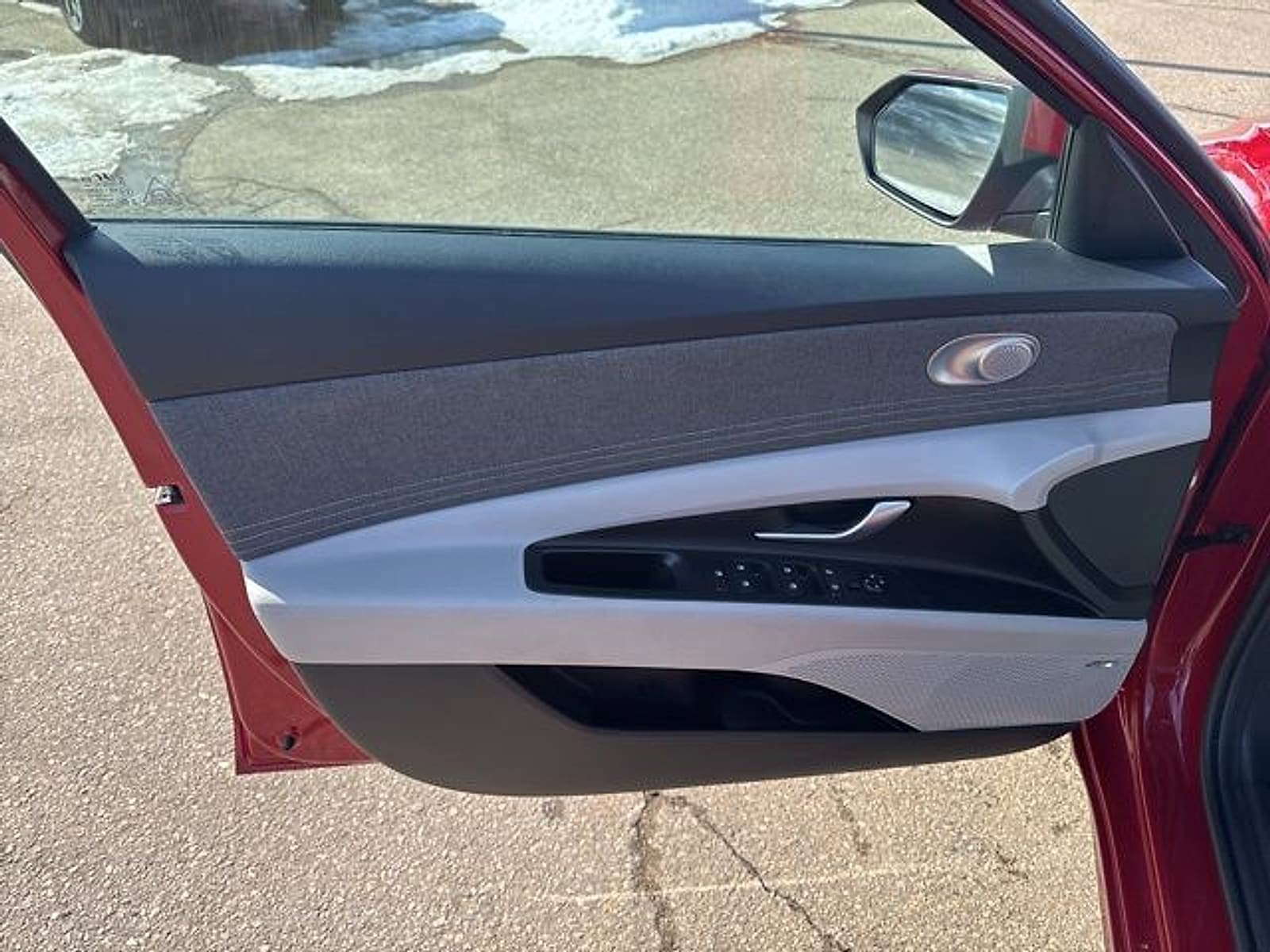 Used 2023 Hyundai Elantra Limited w/ Cargo Package FWD image 22