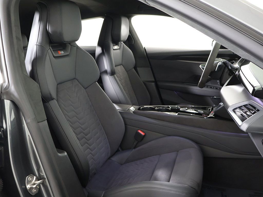 Used 2024 Audi RS e-tron GT w/ Carbon Performance Package AWD/4WD image 31