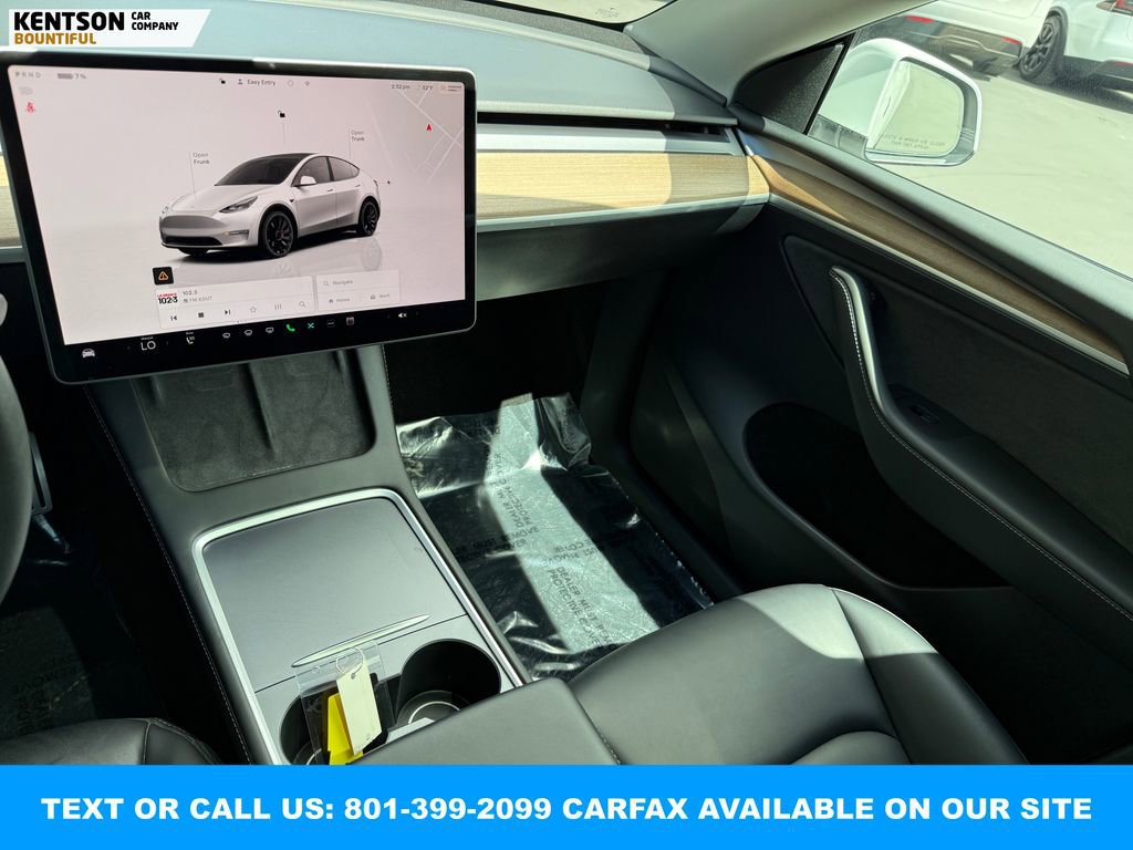 Used 2023 Tesla Model Y Performance AWD/4WD image 16