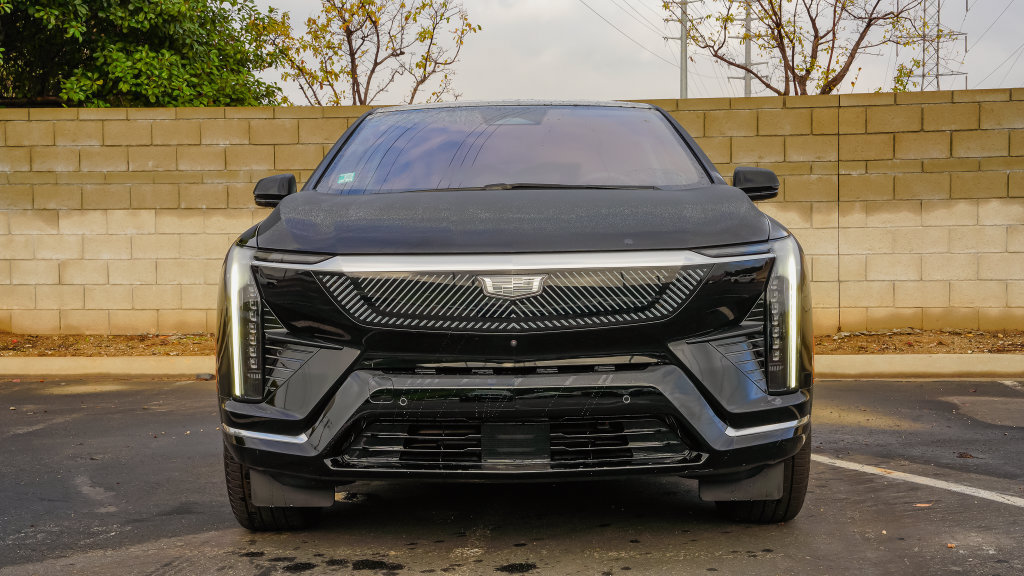 New 2027 Cadillac Optiq Luxury AWD/4WD image 4