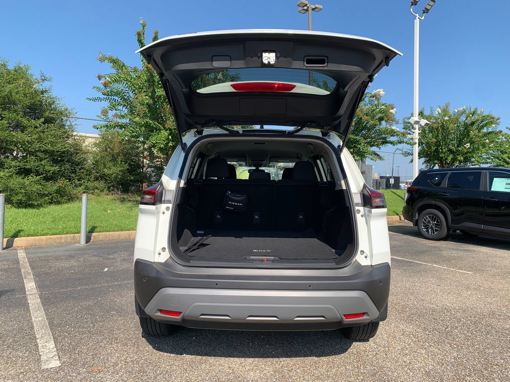 Used 2023 Nissan Rogue SV w/ SV Premium B Package FWD image 7