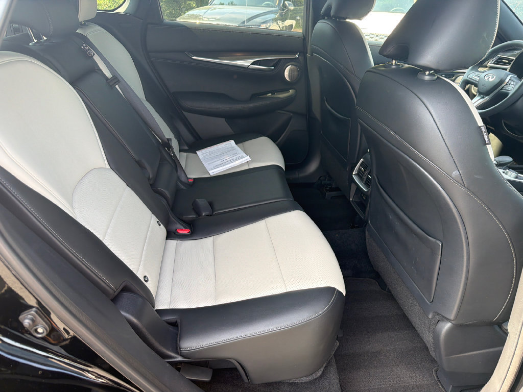 Used 2023 INFINITI QX55 Essential AWD/4WD image 17