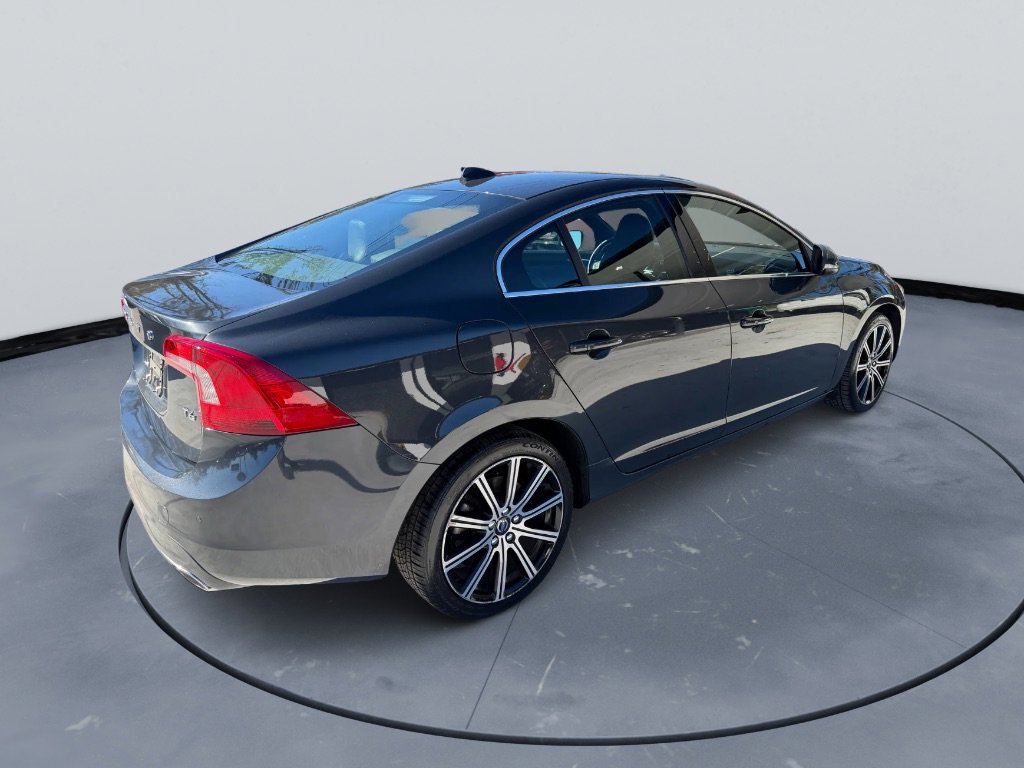 Used 2015 Volvo S60 T6 image 4