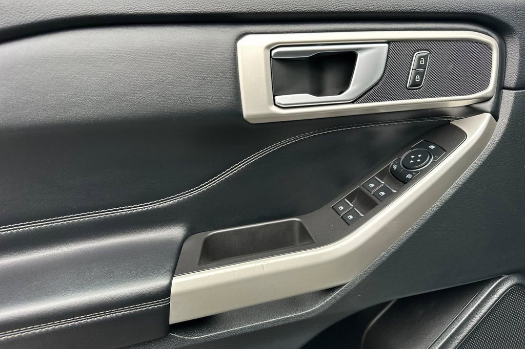 Certified 2023 Ford Explorer XLT w/ Equipment Group 202A image 10