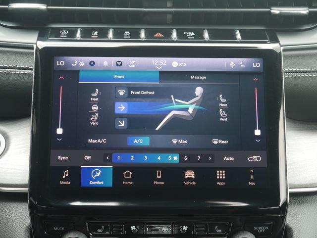 Used 2025 Jeep Grand Cherokee Overland w/ Luxury Tech Group IV AWD/4WD image 24