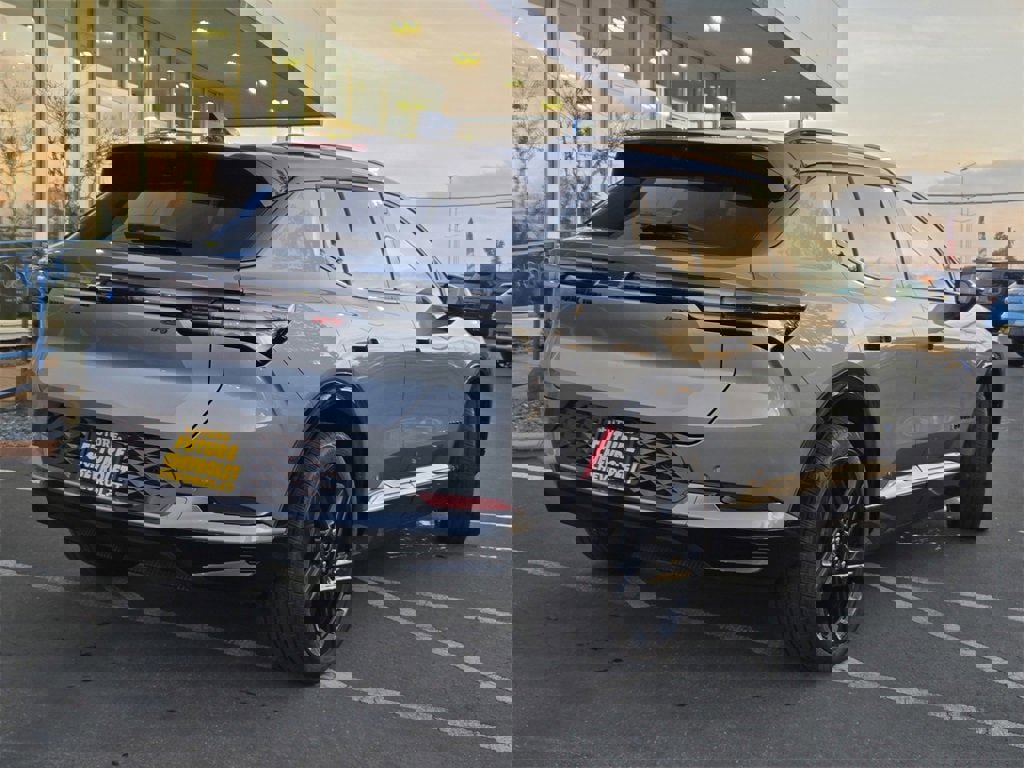 New 2026 Chevrolet Equinox EV RS image 3