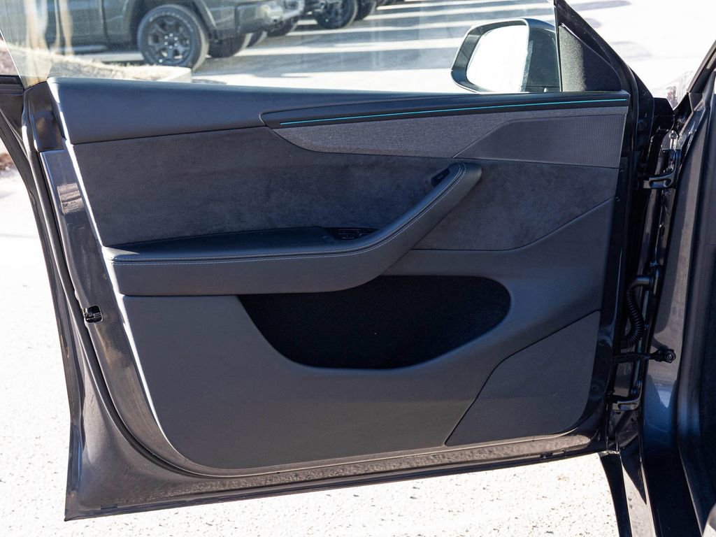 Used 2026 Tesla Model Y Long Range image 11