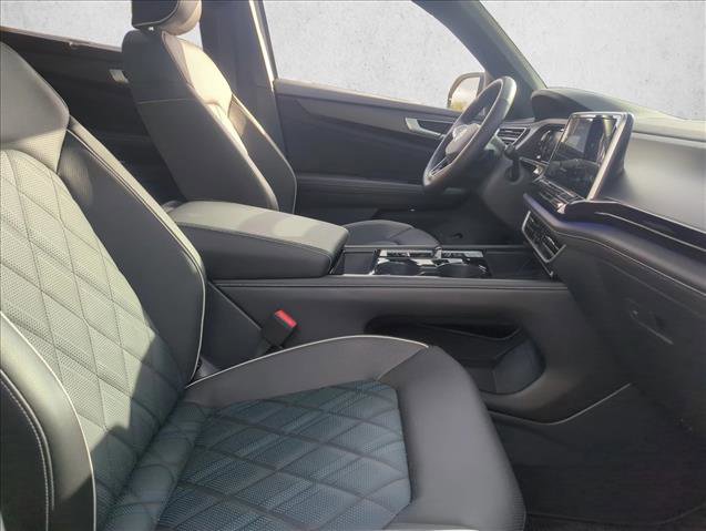 Used 2025 Volkswagen Atlas Cross Sport SEL Premium R-Line image 23