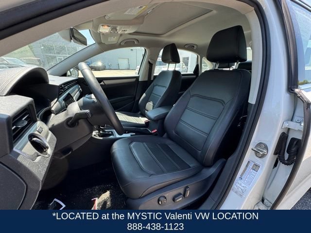 Certified 2022 Volkswagen Passat 2.0T SE FWD image 29