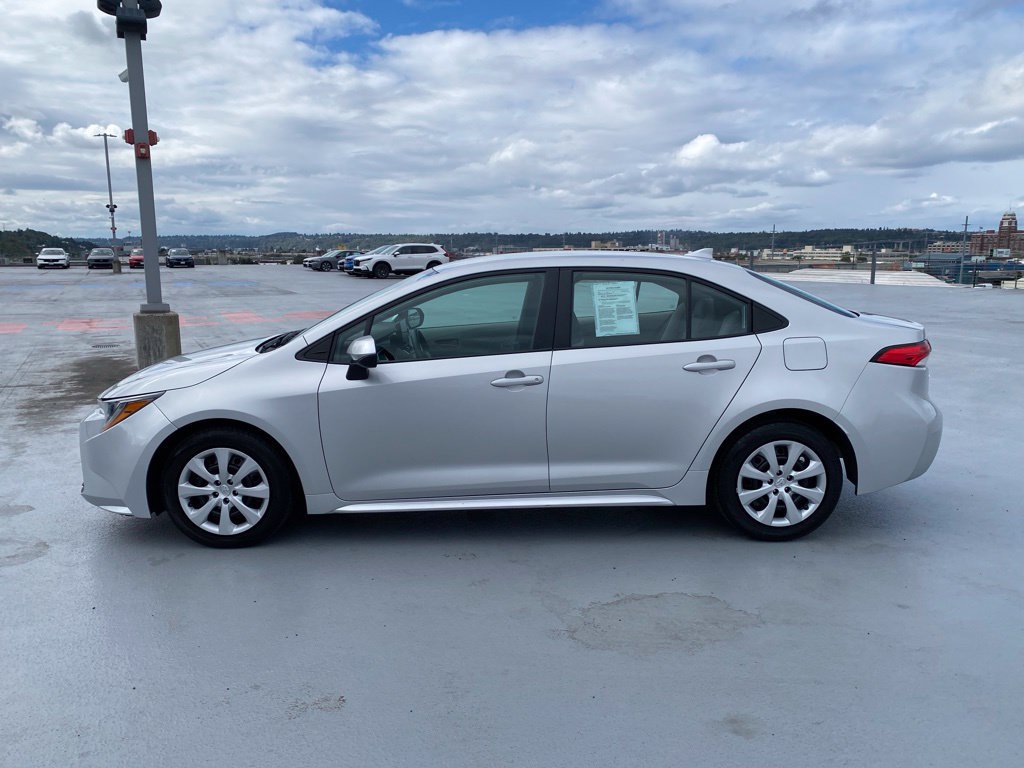 Used 2024 Toyota Corolla LE FWD image 5