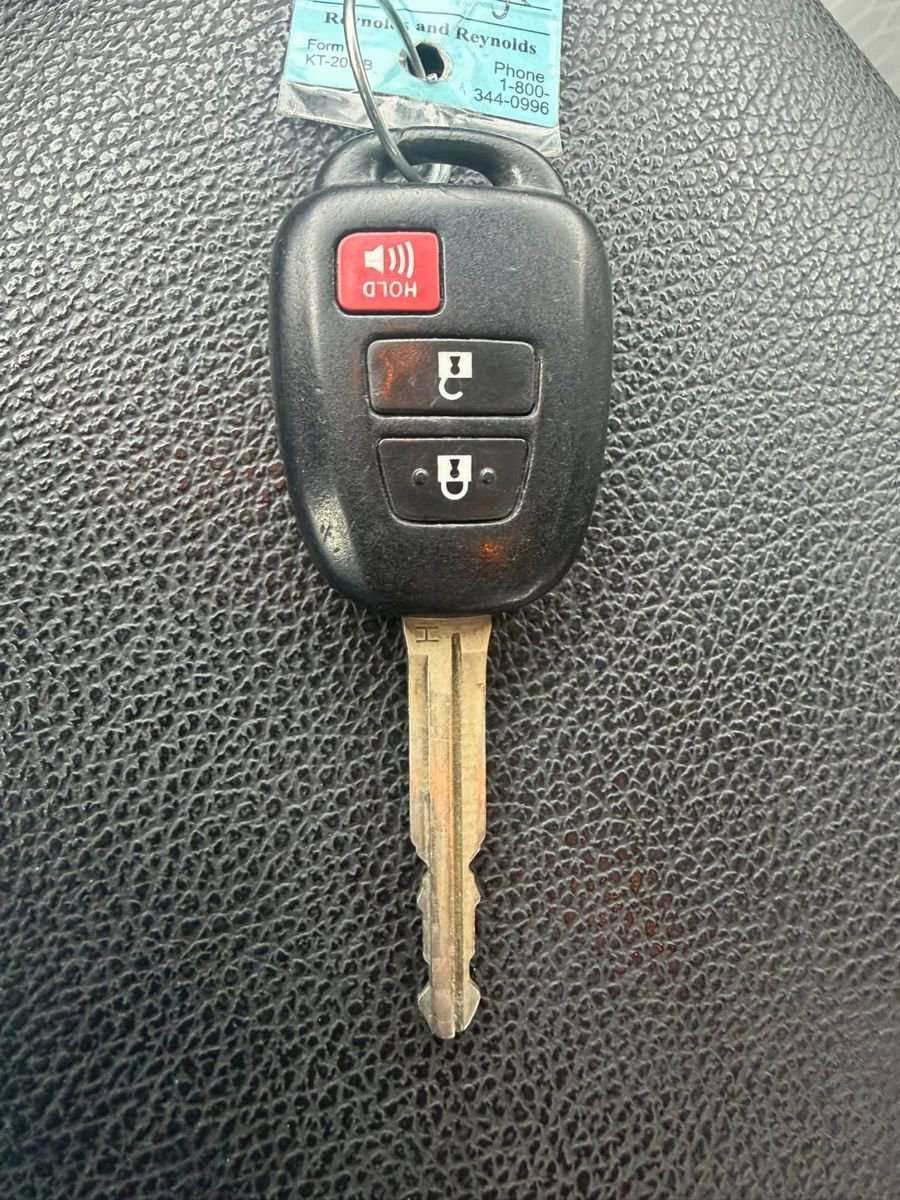 Used 2016 Toyota Tacoma SR5 w/ Towing Package RWD image 14