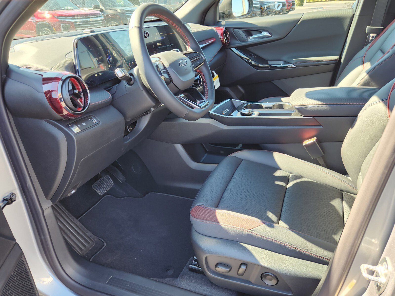 New 2026 Chevrolet Equinox RS w/ Convenience Package III FWD image 5