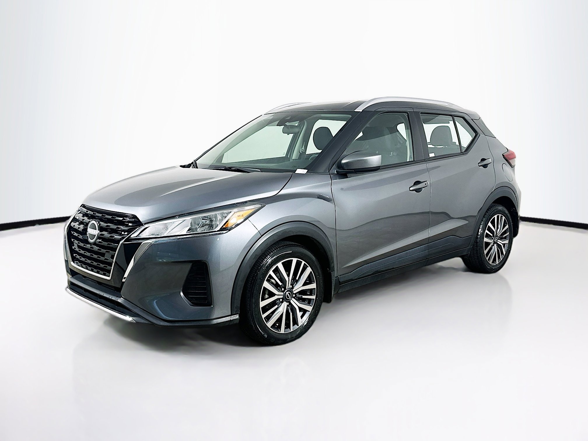 Used 2023 Nissan Kicks SV FWD image 3
