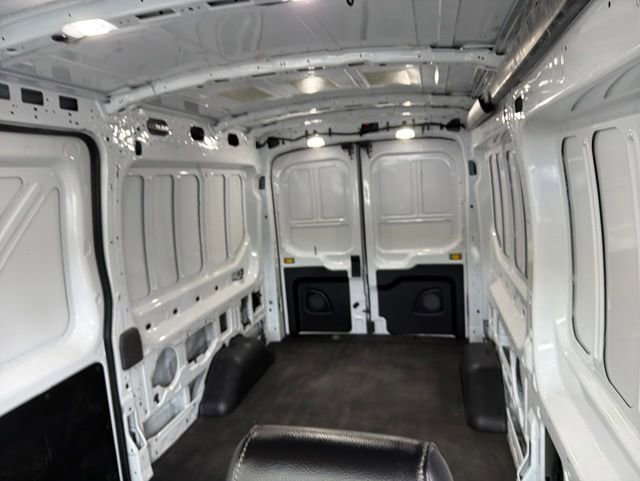 Used 2025 Ford Transit 250 148 Medium Roof RWD image 14