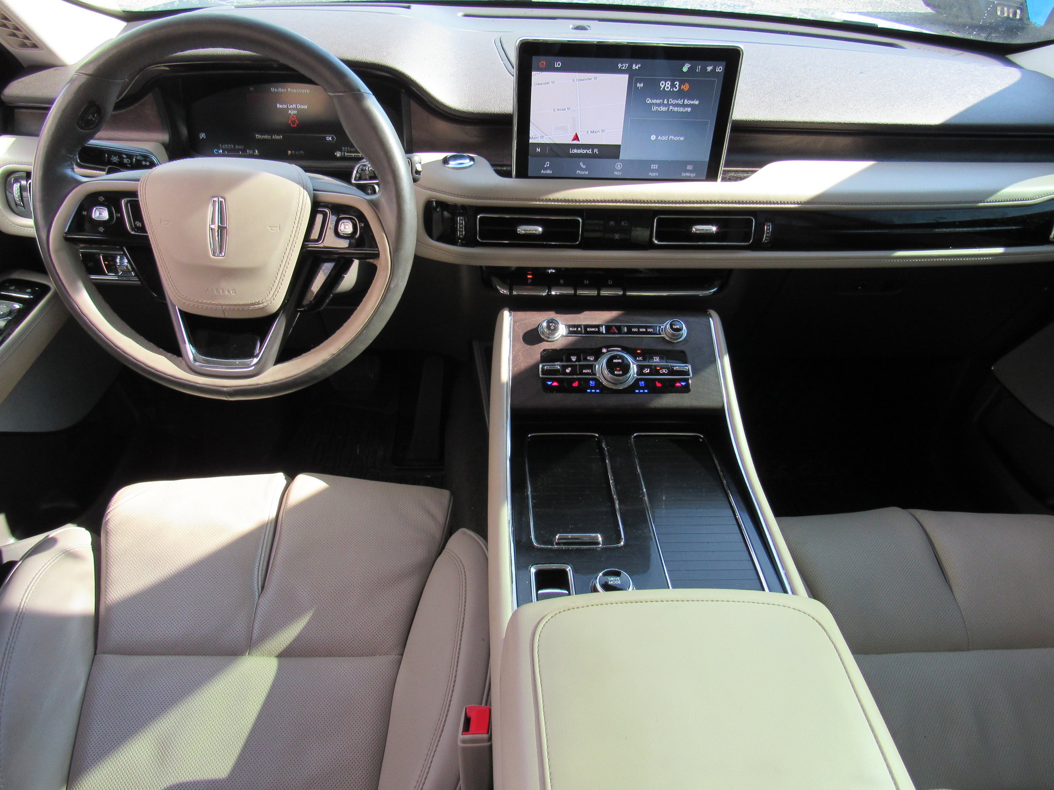 Used 2023 Lincoln Aviator Reserve w/ Equipment Group 201A image 14