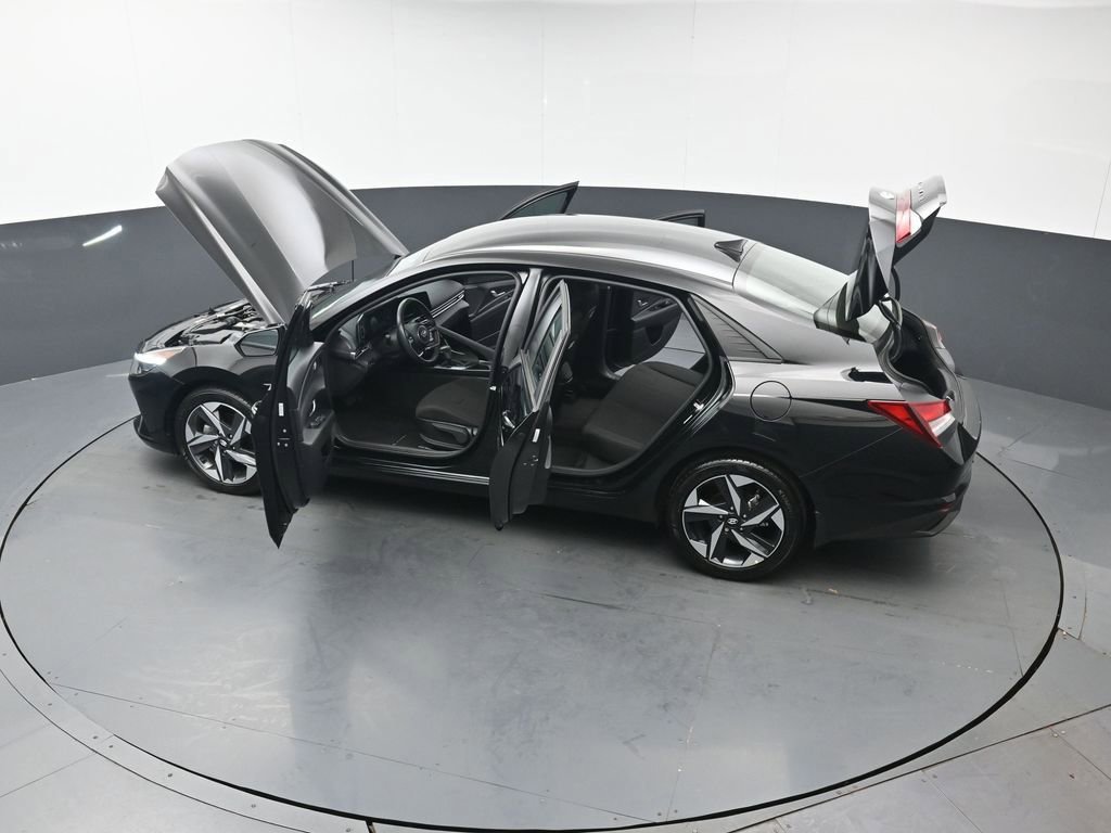 Used 2023 Hyundai Elantra SEL w/ Convenience Package FWD image 42