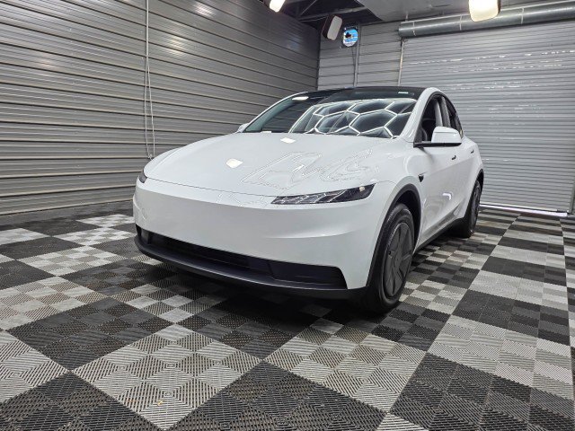 Used 2026 Tesla Model Y 2WD image 39