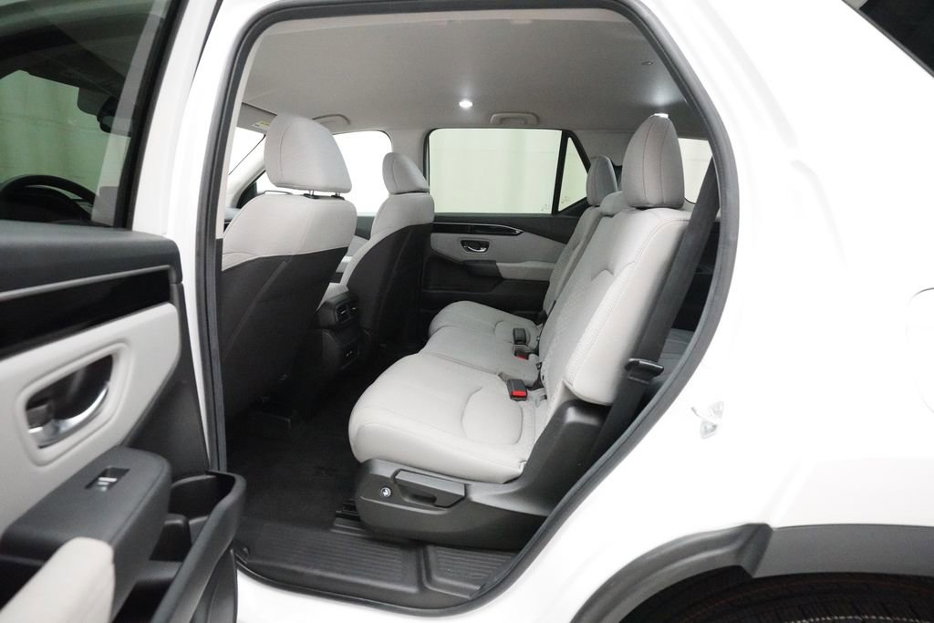 Certified 2023 Honda Pilot LX image 15