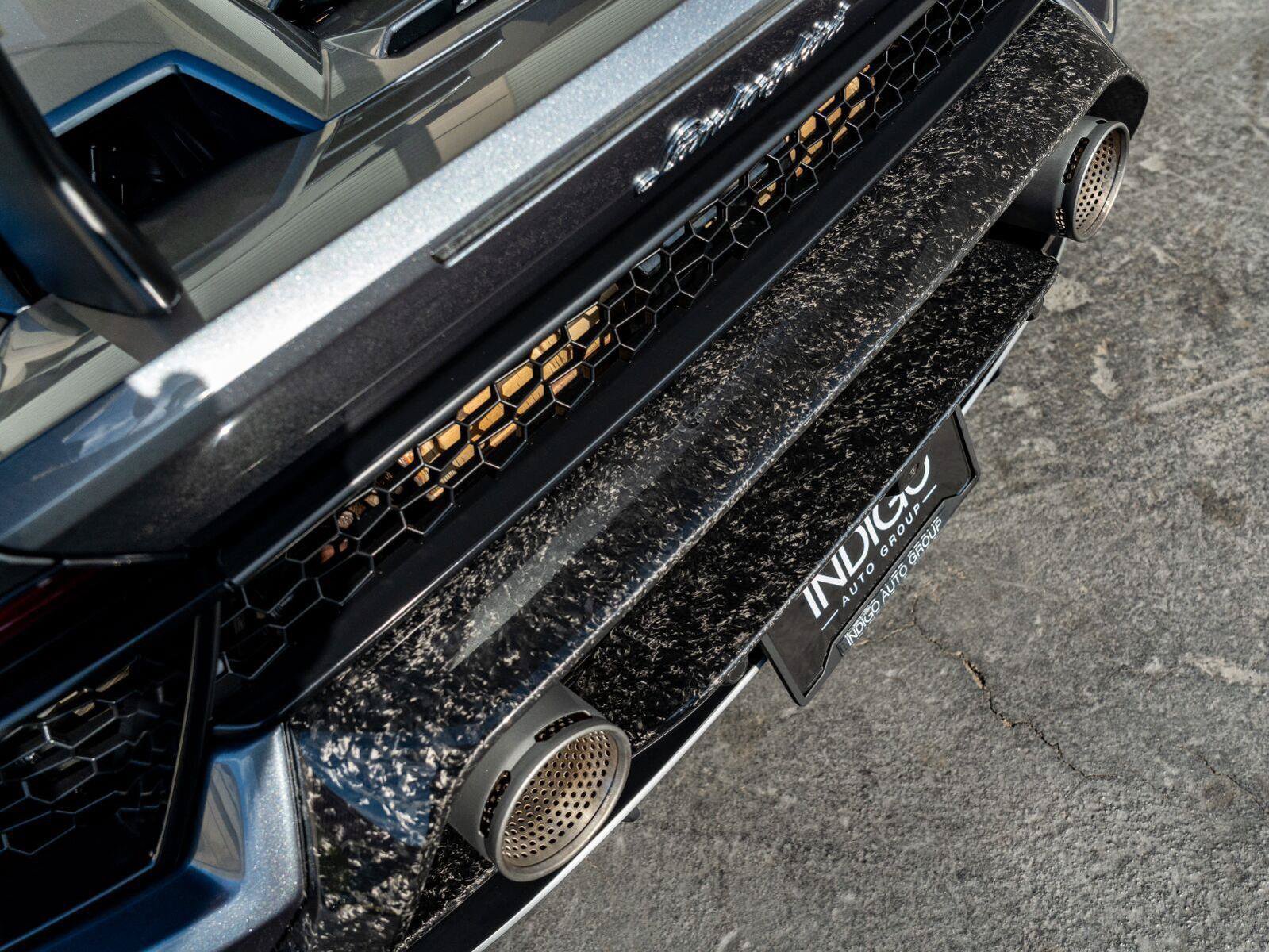 Used 2018 Lamborghini Huracan Performante AWD/4WD image 33