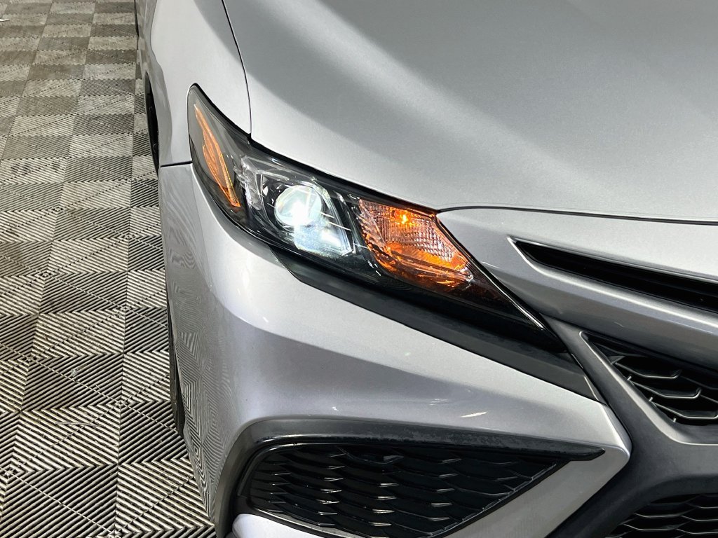 Used 2022 Toyota Camry SE w/ Audio Upgrade Package FWD image 9