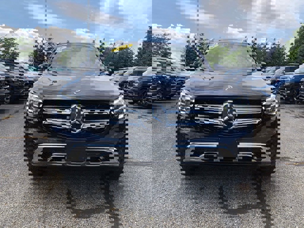 Used 2021 Mercedes-Benz GLC 300 4MATIC w/ Multimedia Package image 2