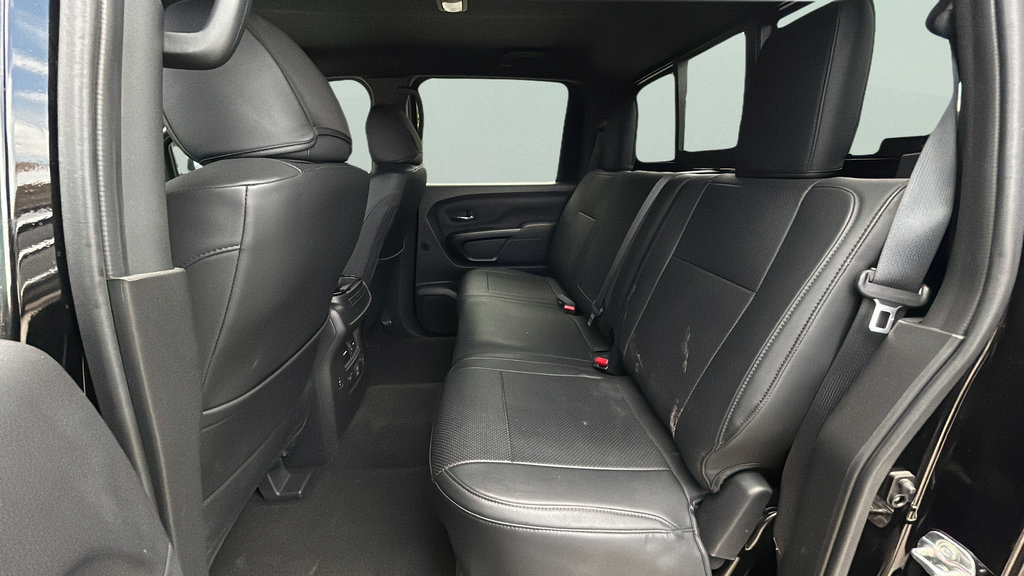 Used 2024 Nissan Titan PRO-4X w/ Pro-4x Convenience Package AWD/4WD image 17
