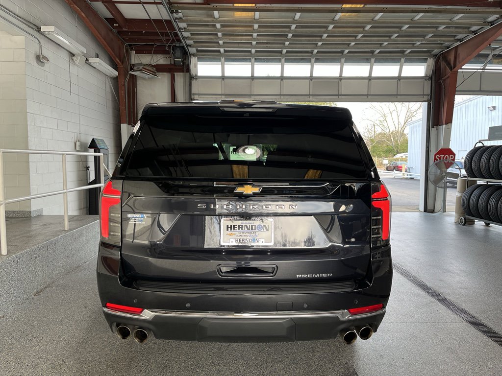 Used 2025 Chevrolet Suburban Premier image 7