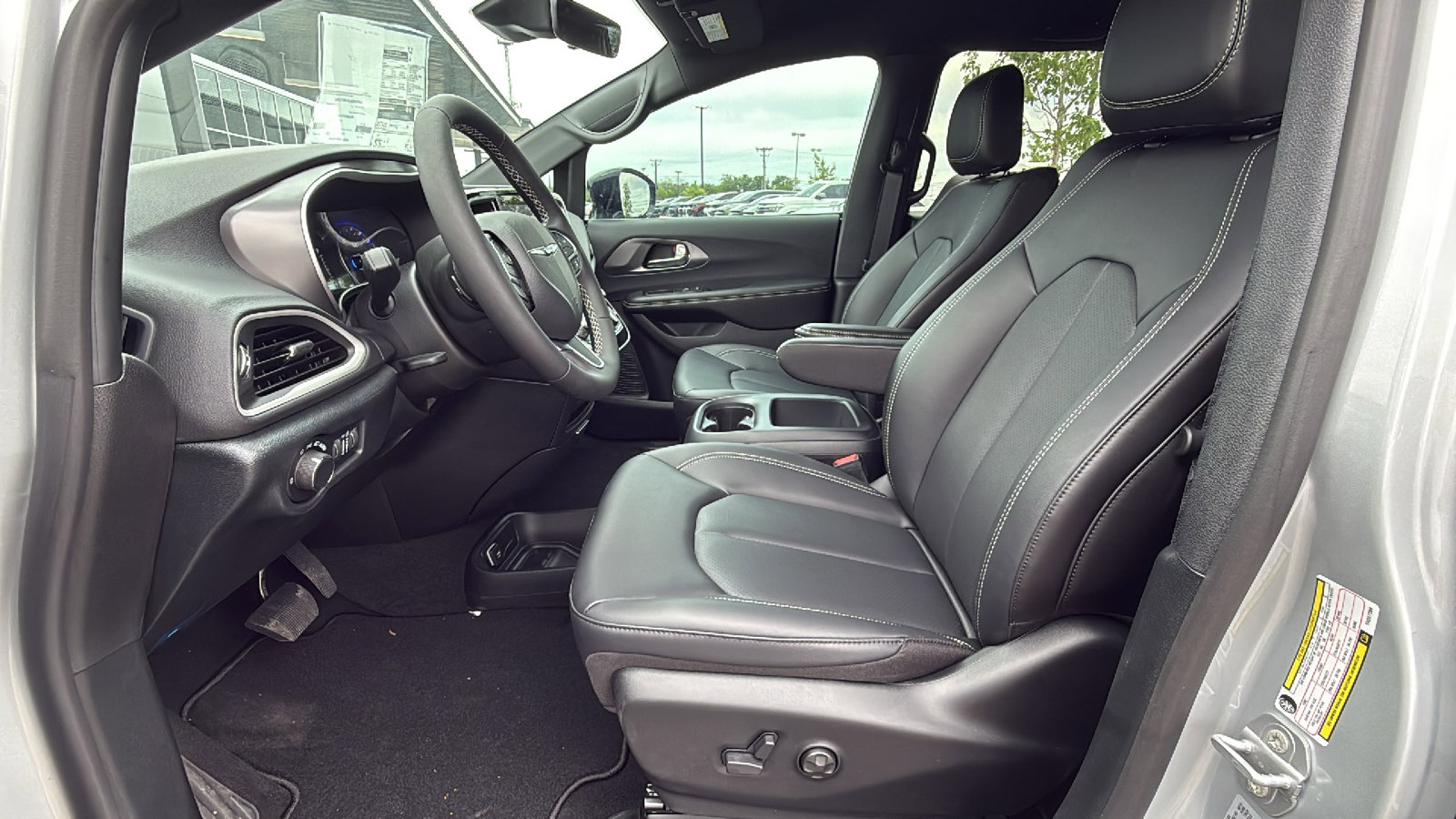 New 2026 Chrysler Voyager LX image 10