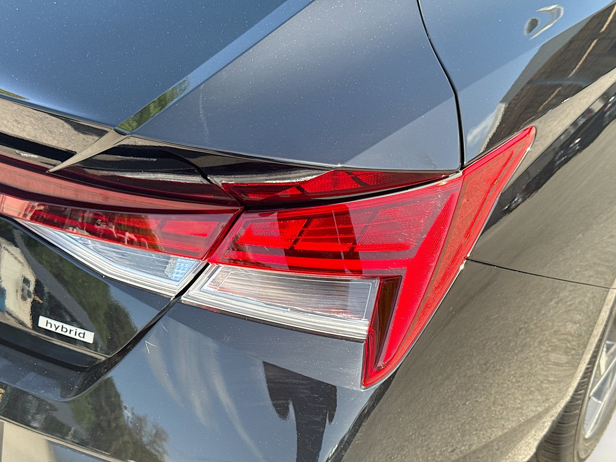 Used 2025 Hyundai Elantra Limited image 27