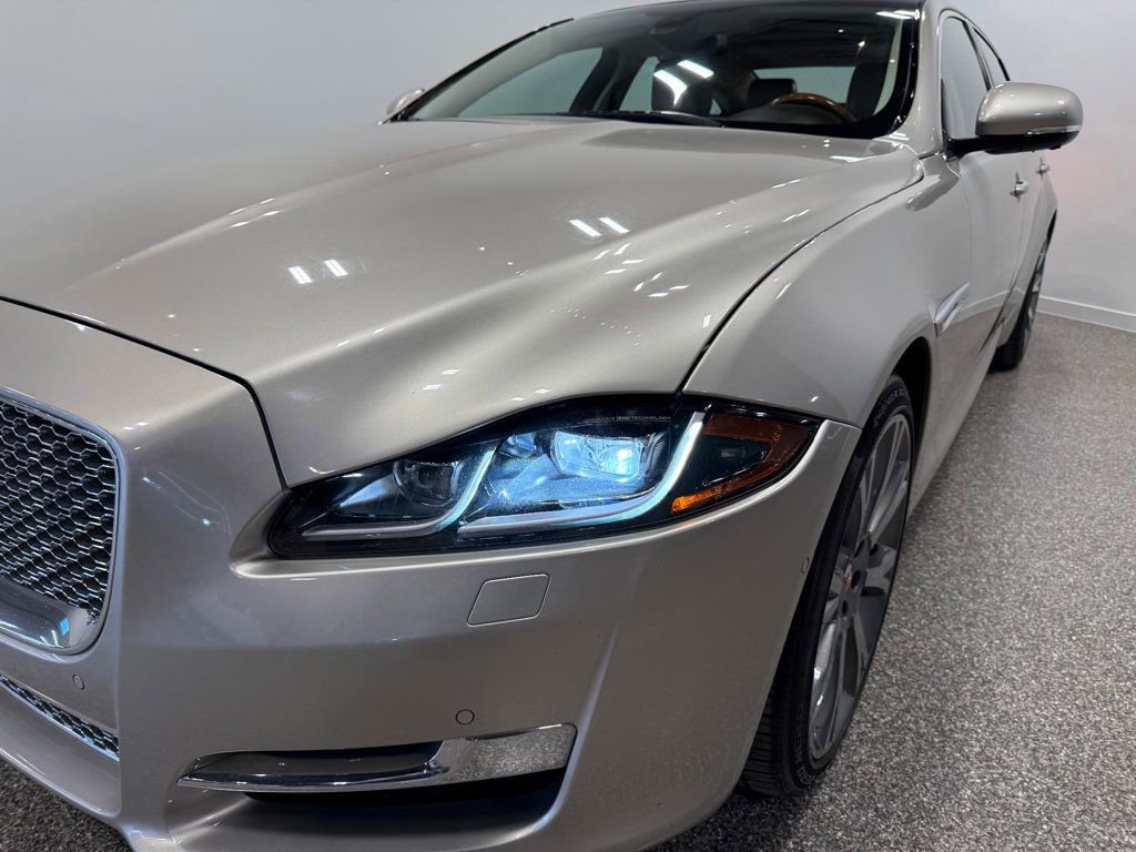 Used 2017 Jaguar XJ L Portfolio image 2
