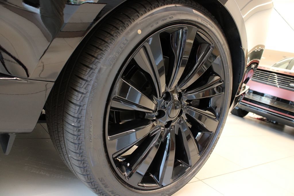 New 2026 Land Rover Range Rover Long Wheel Base SV AWD/4WD image 31