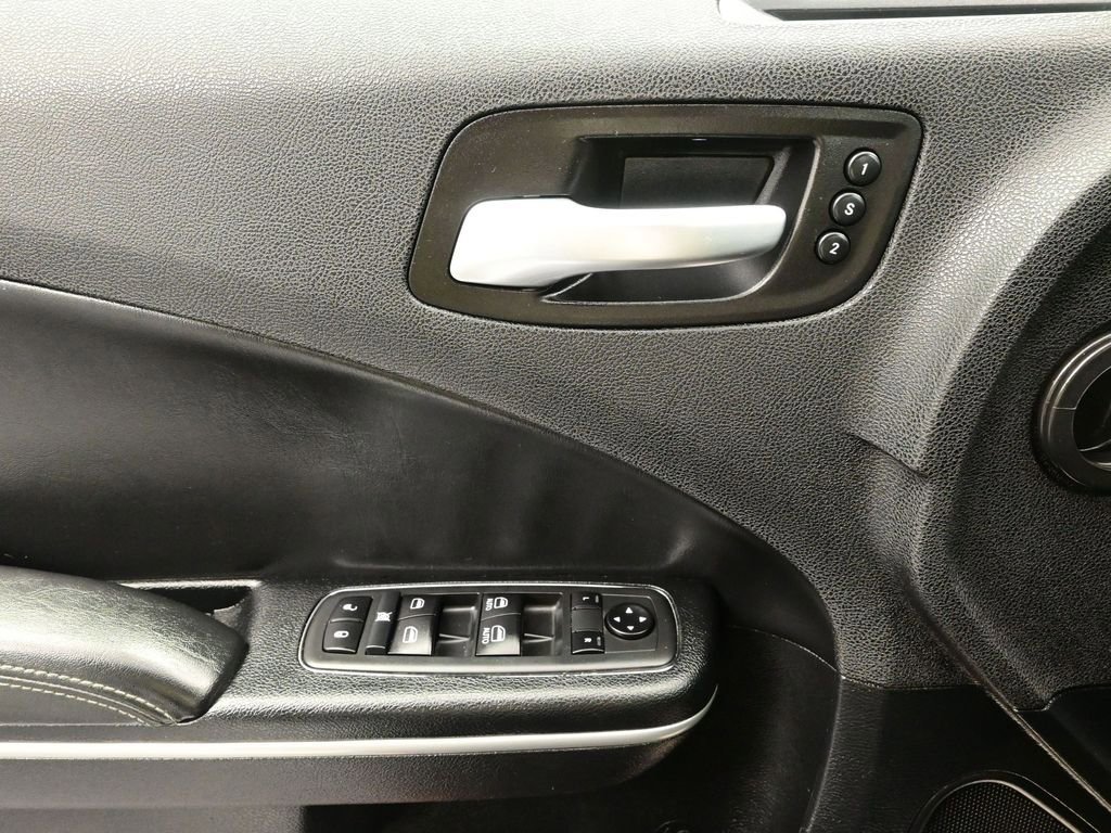 Used 2020 Dodge Charger SXT w/ Leather Interior Group image 17