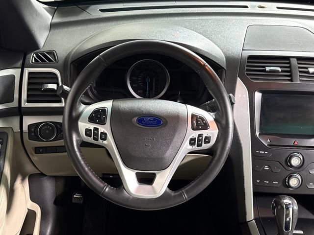 Used 2014 Ford Explorer XLT w/ Equipment Group 202A image 25