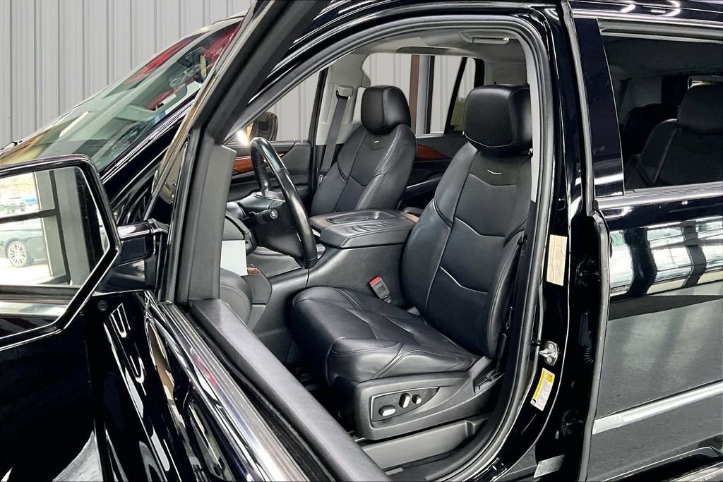 Used 2016 Cadillac Escalade Premium image 20