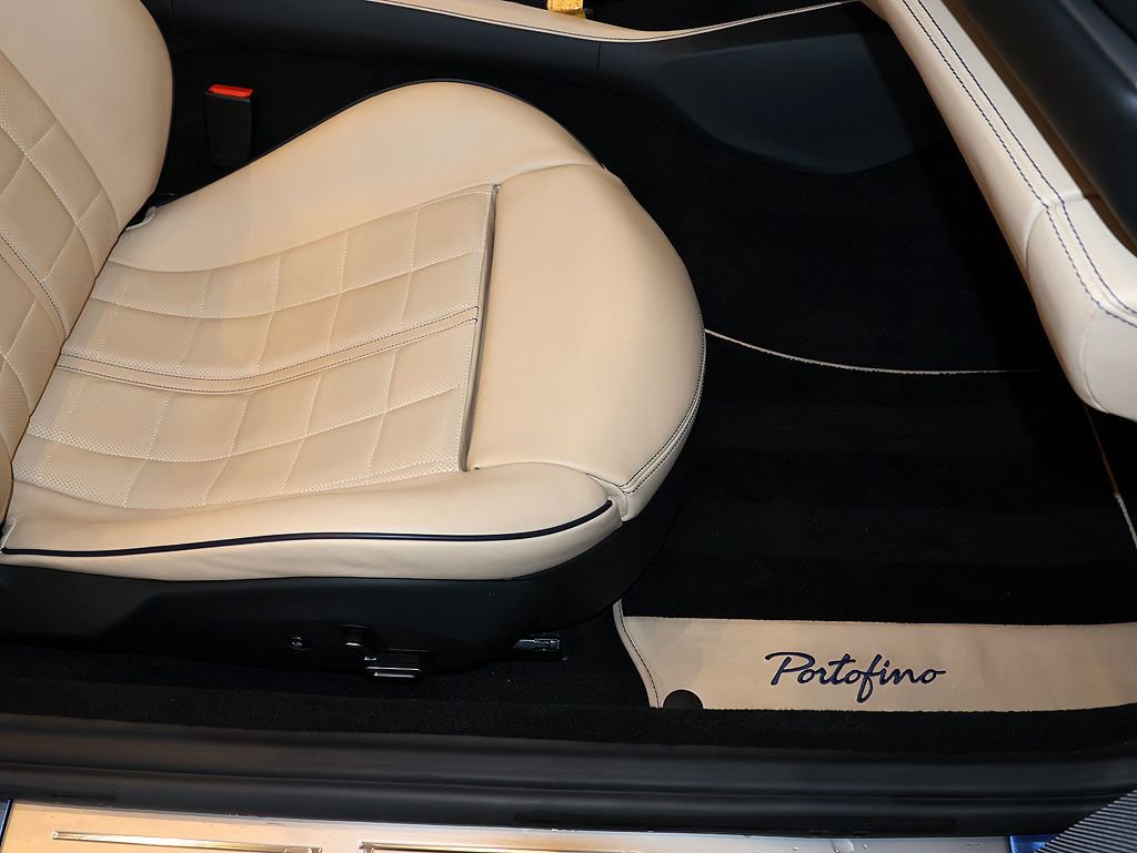 Certified 2020 Ferrari Portofino RWD image 16