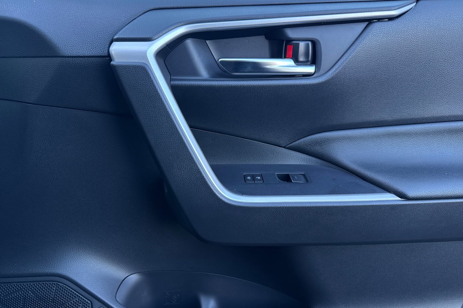 Certified 2023 Toyota RAV4 SE image 24