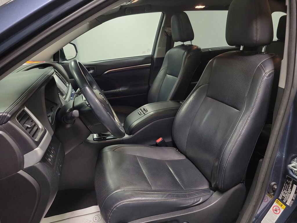 Used 2015 Toyota Highlander Limited image 13