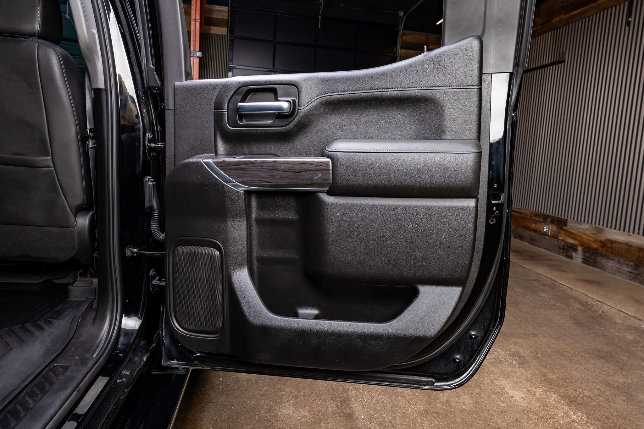 Used 2021 Chevrolet Silverado 1500 LTZ w/ Technology Package image 39