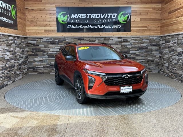 Used 2024 Chevrolet Trax RS w/ Driver Confidence Package image 2